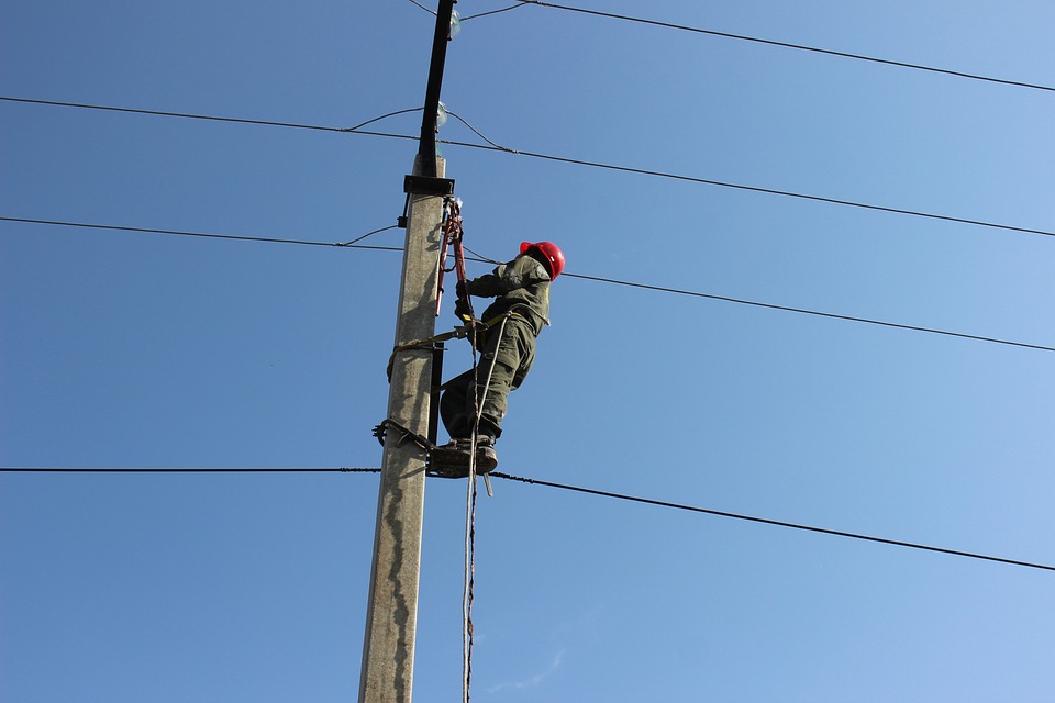 1716119073 electrician 2728122 960 720