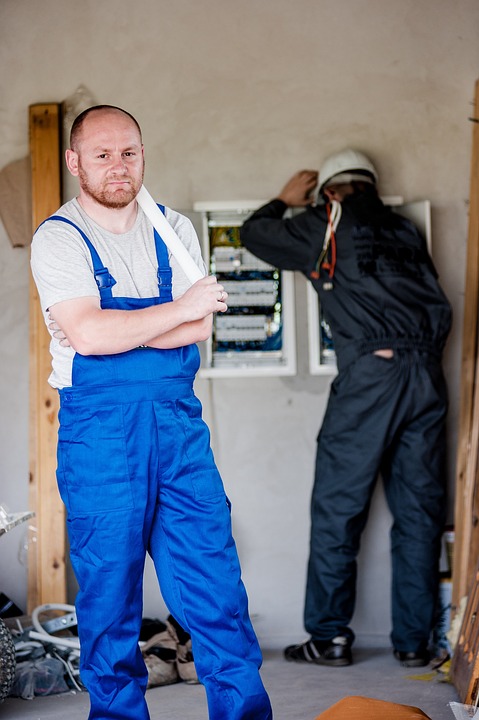 1716181582 electrician 2755688 960 720