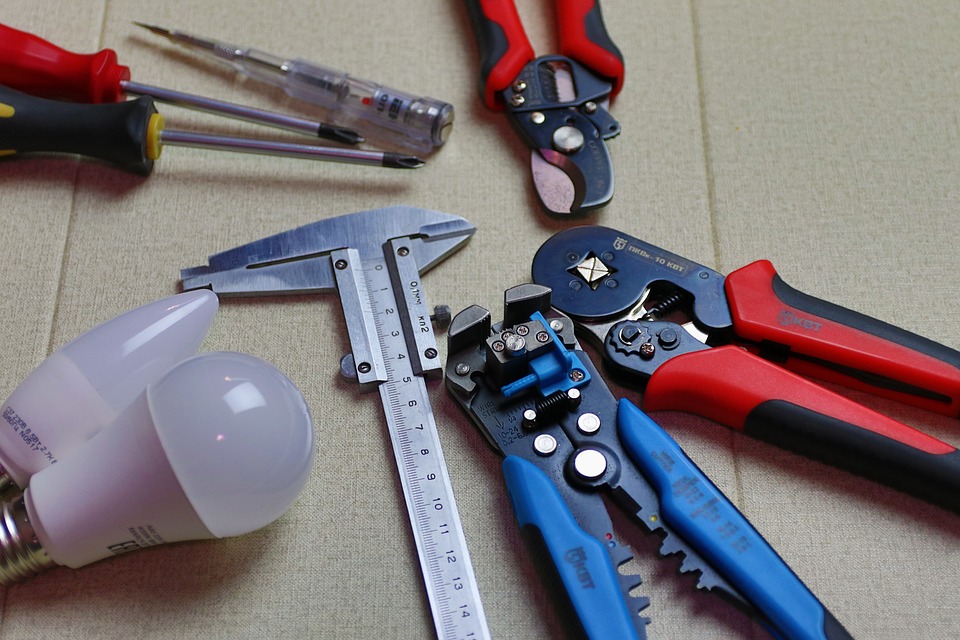 1716211250 electrician 3273337 960 720